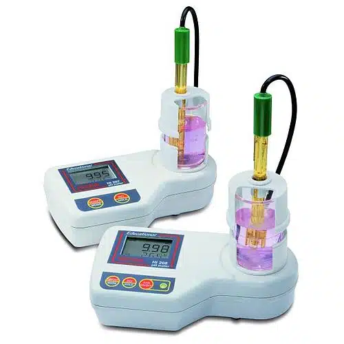 HI-208 pH meter Benchtop with built in magnetic stirrer